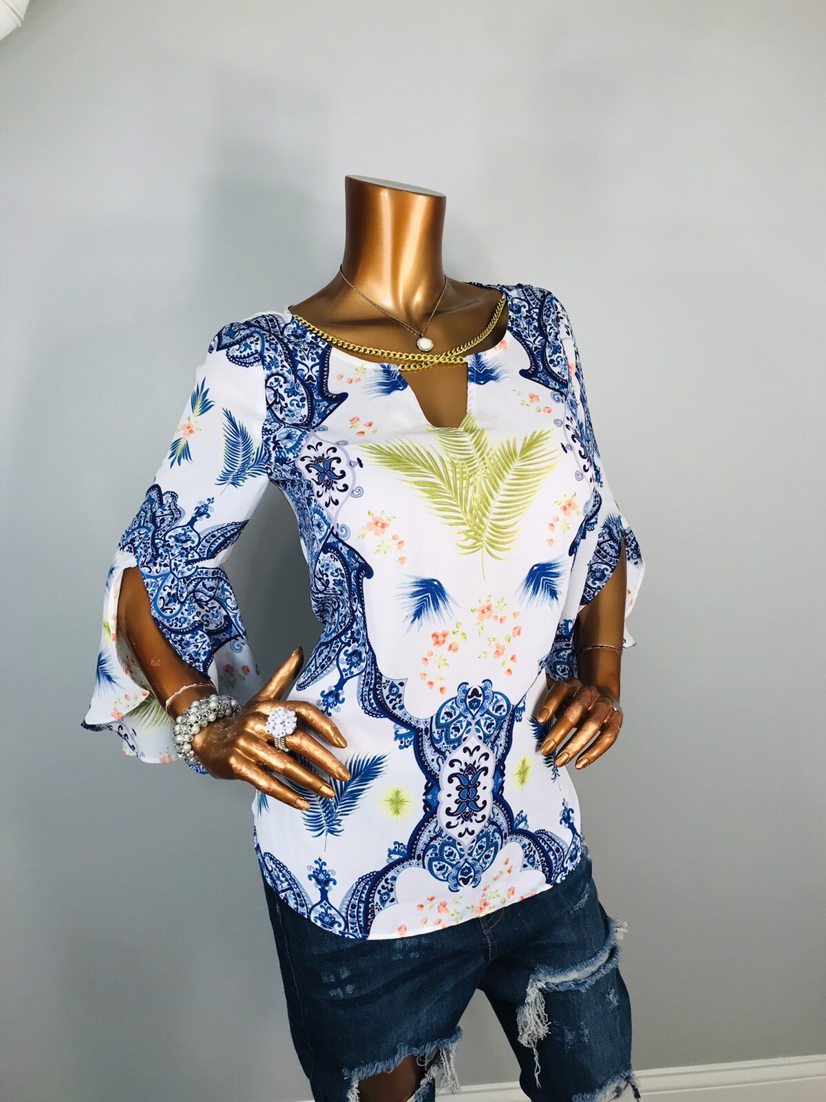Bold Elements M Top Floral Multi Print Golden Chain Blouse 3/4 Bell Slvs Low Cut