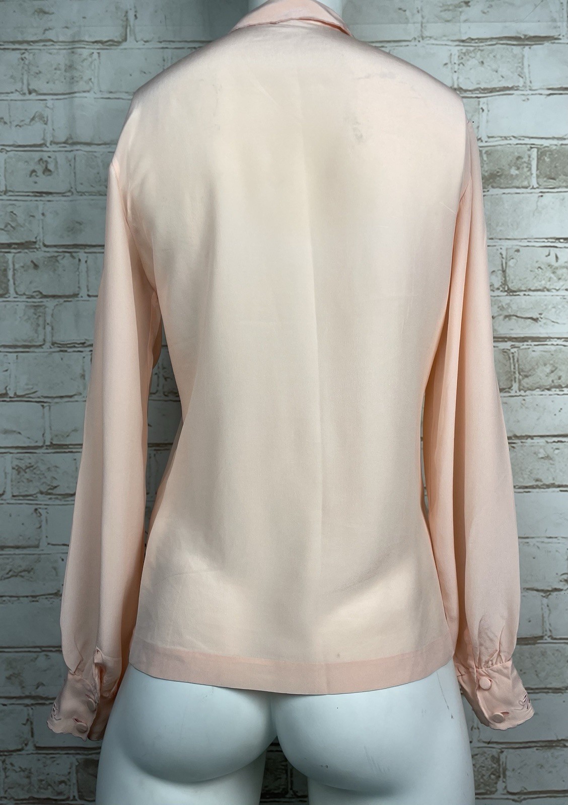 Vintage PEONY Hand Embroidered Peach 100% Silk Blouse Chinese Top 1970s 36” Bust