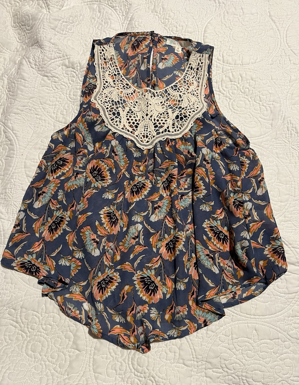 Love Fire Women’s Blue Multicolor Floral Lace Scoop Neck Tank Top Button Back M