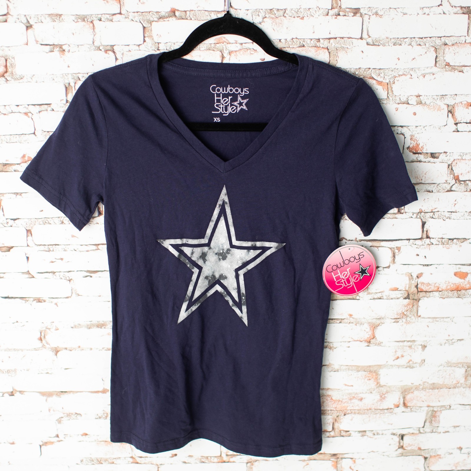 NEW Dallas Cowboys Star Women’s T-Shirt XS Her Style V-Neck Navy Blue NFL