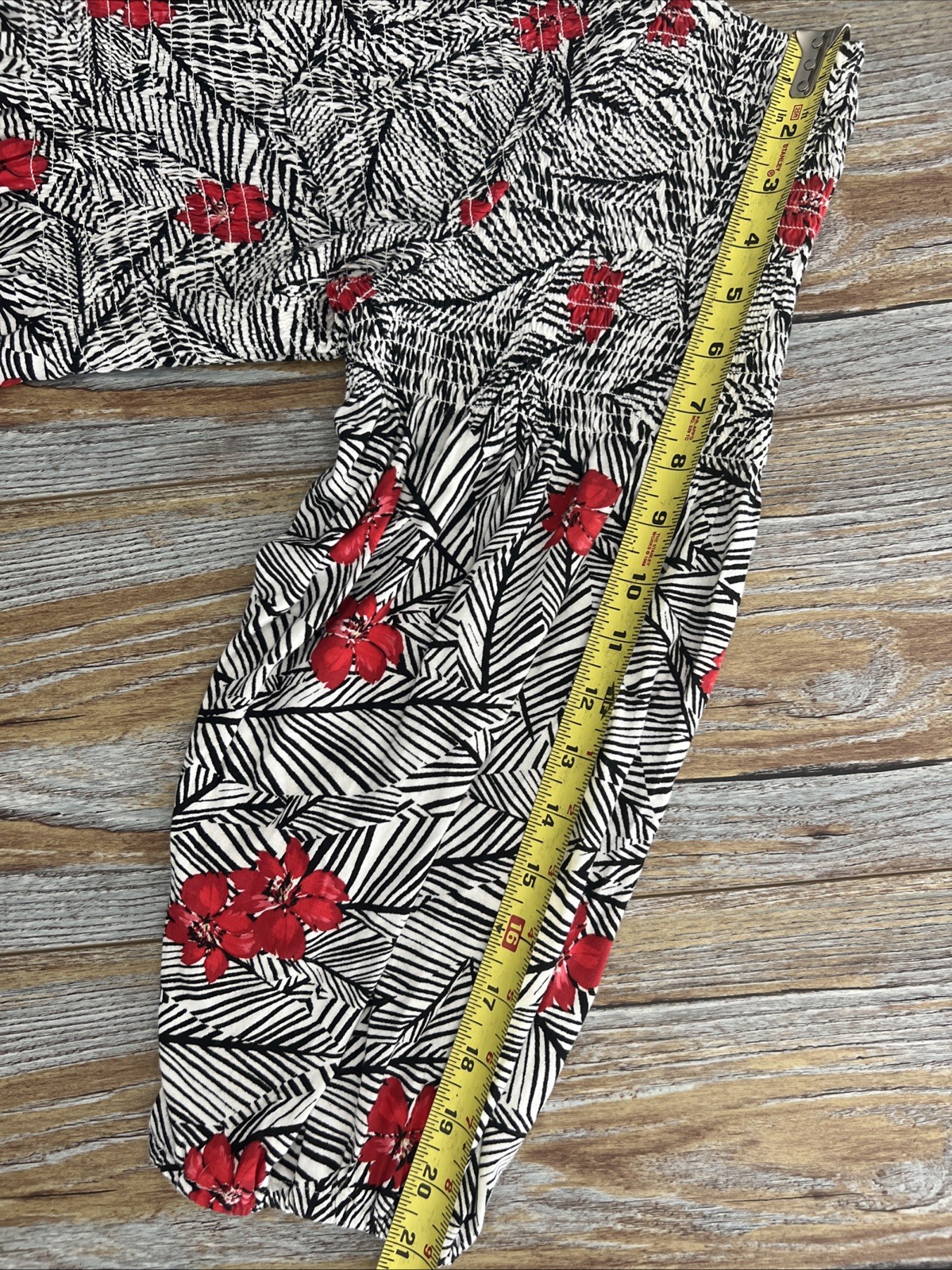 J. Jill XL Petite Black White Tropical Floral Top Smocked Stretch Boho