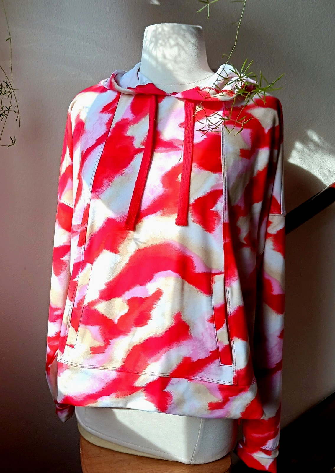 IDEOLOGY Pullover Short Hoodie, Poly/Spandex Blend, Red-Pink-Tan-White, L