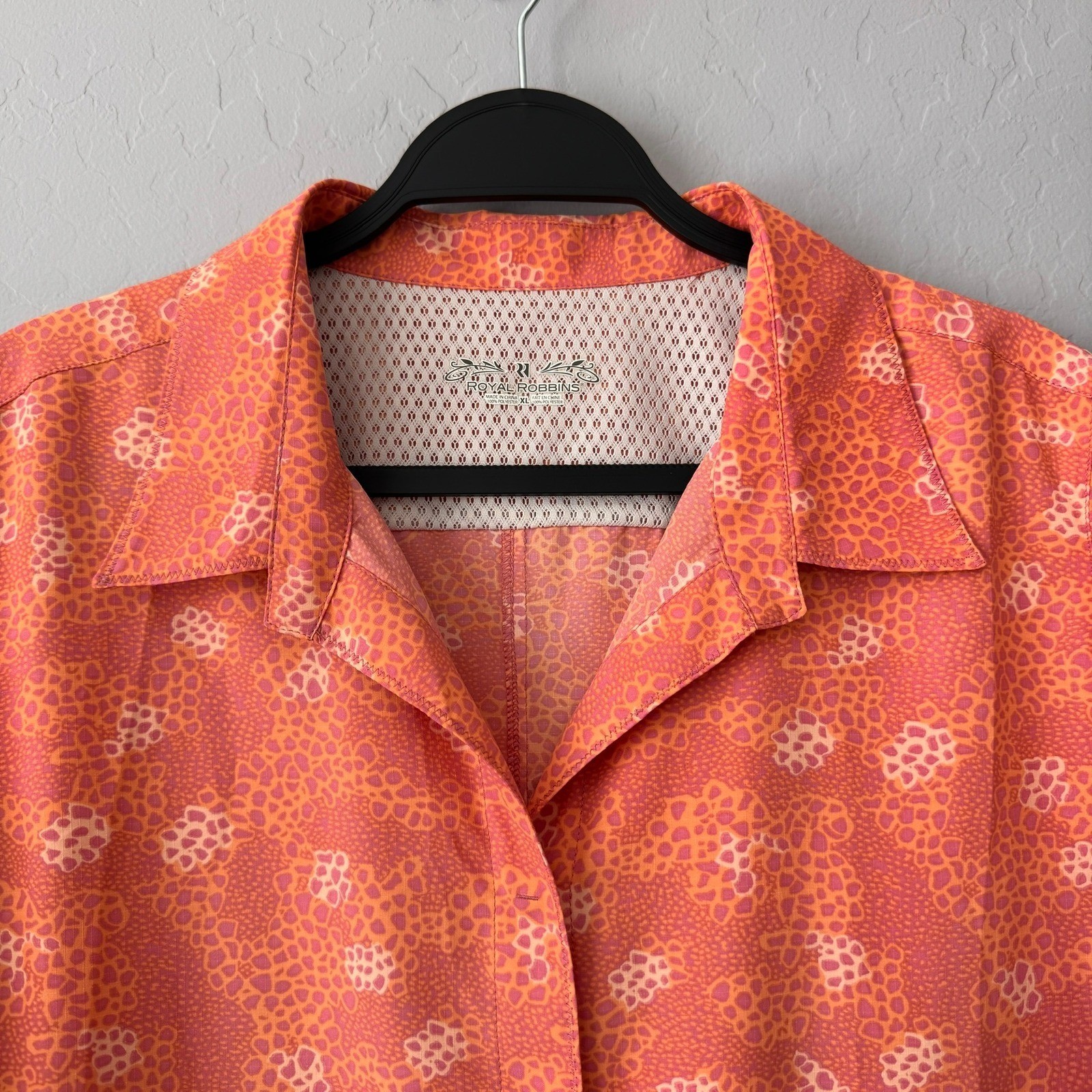 Royal Robbins XL Button Up Shirt Orange 3/4 Sleeve Mesh Back Snap Front Hiking