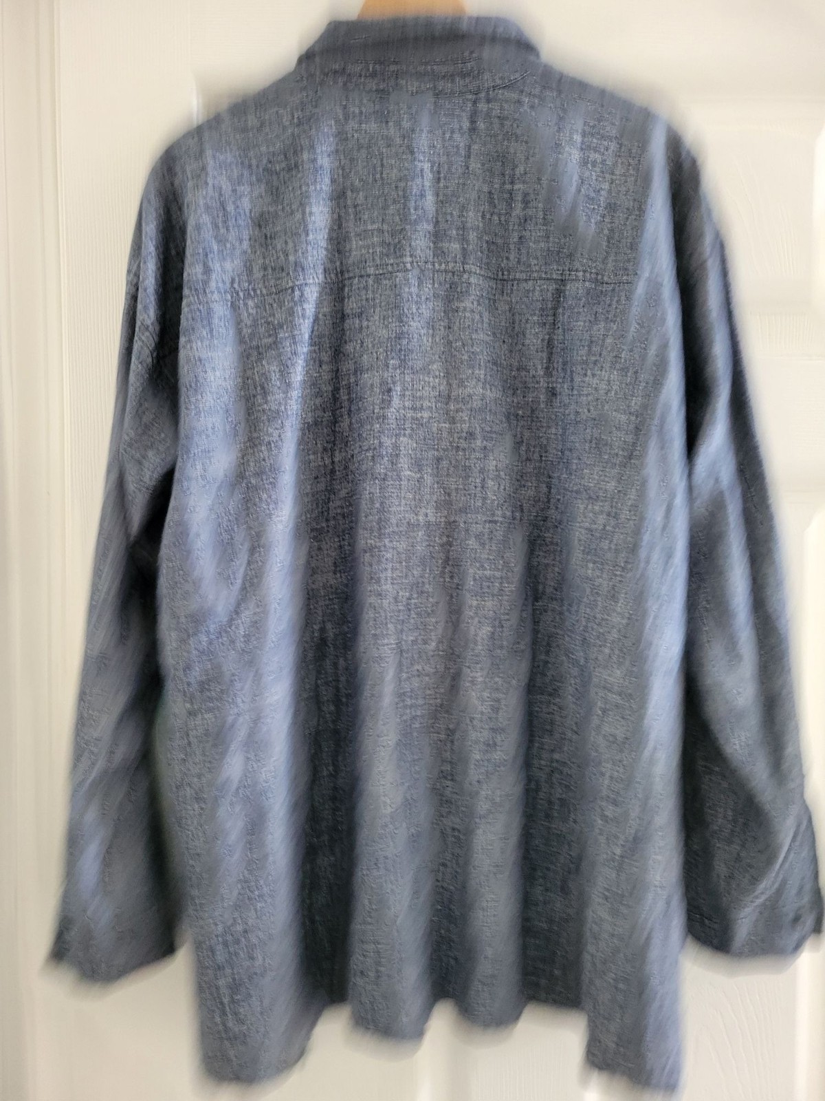 Eileen Fisher Organic Blue Chambray blouse Shirt size Medium Preppy minimalist