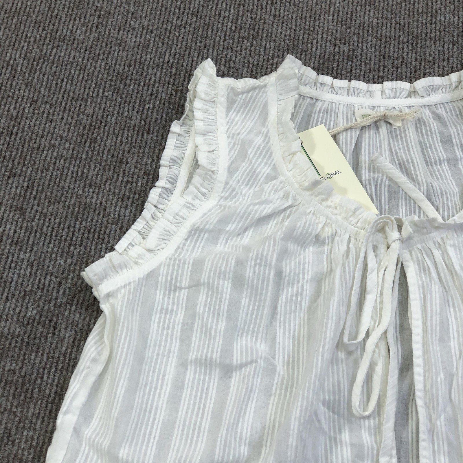 Pearl Global Blouse Womens Medium White Scoop Neck Sleeveless Crochet Ruffle