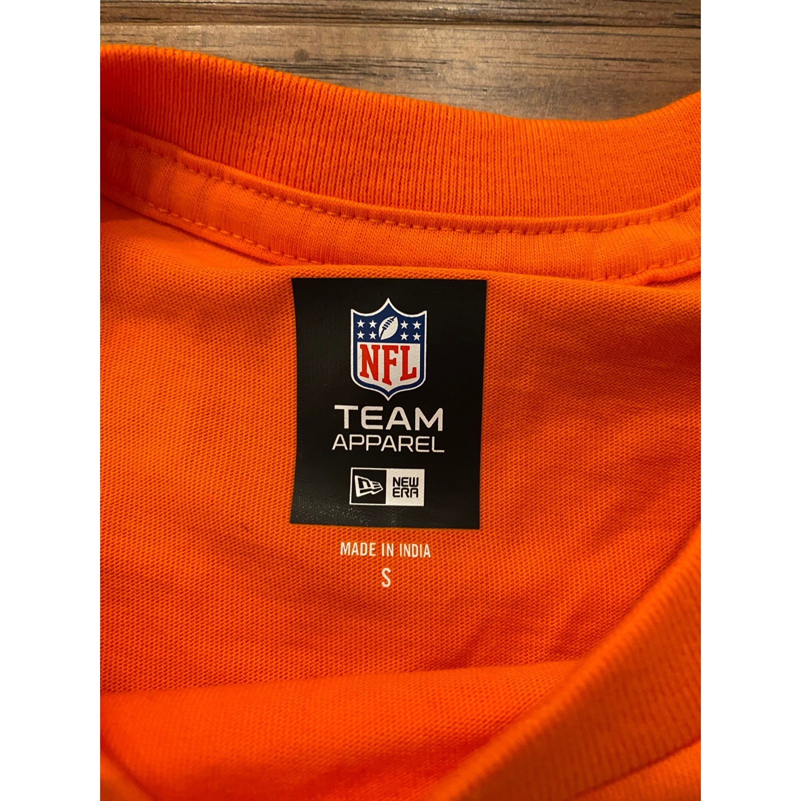 New Era NFL Cleveland Browns Womens Orange Cropped Graphic T-Shirt Small NWT