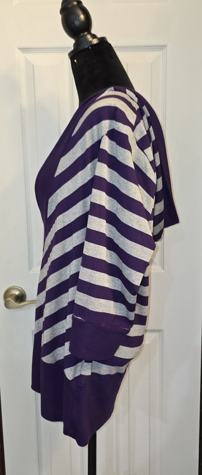 ​Venezia Lane Bryant Size 14/16 Purple Silver Metallic Striped Hooded Top V-Neck