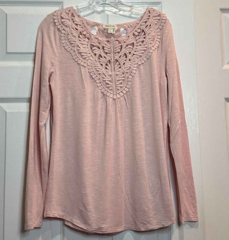 Meadow Rue Top Womens Size Medium Pink Lace Long Sleeve Capsule Casual Romantic