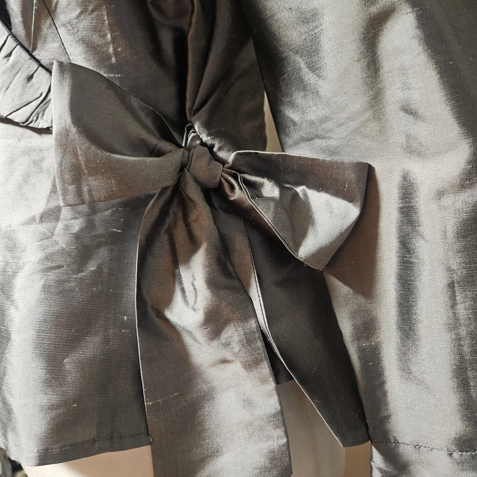 Sunny Taylor Silk Wrap Top Blouse Gray Size 6 Long Sleeve Ruffle Tie