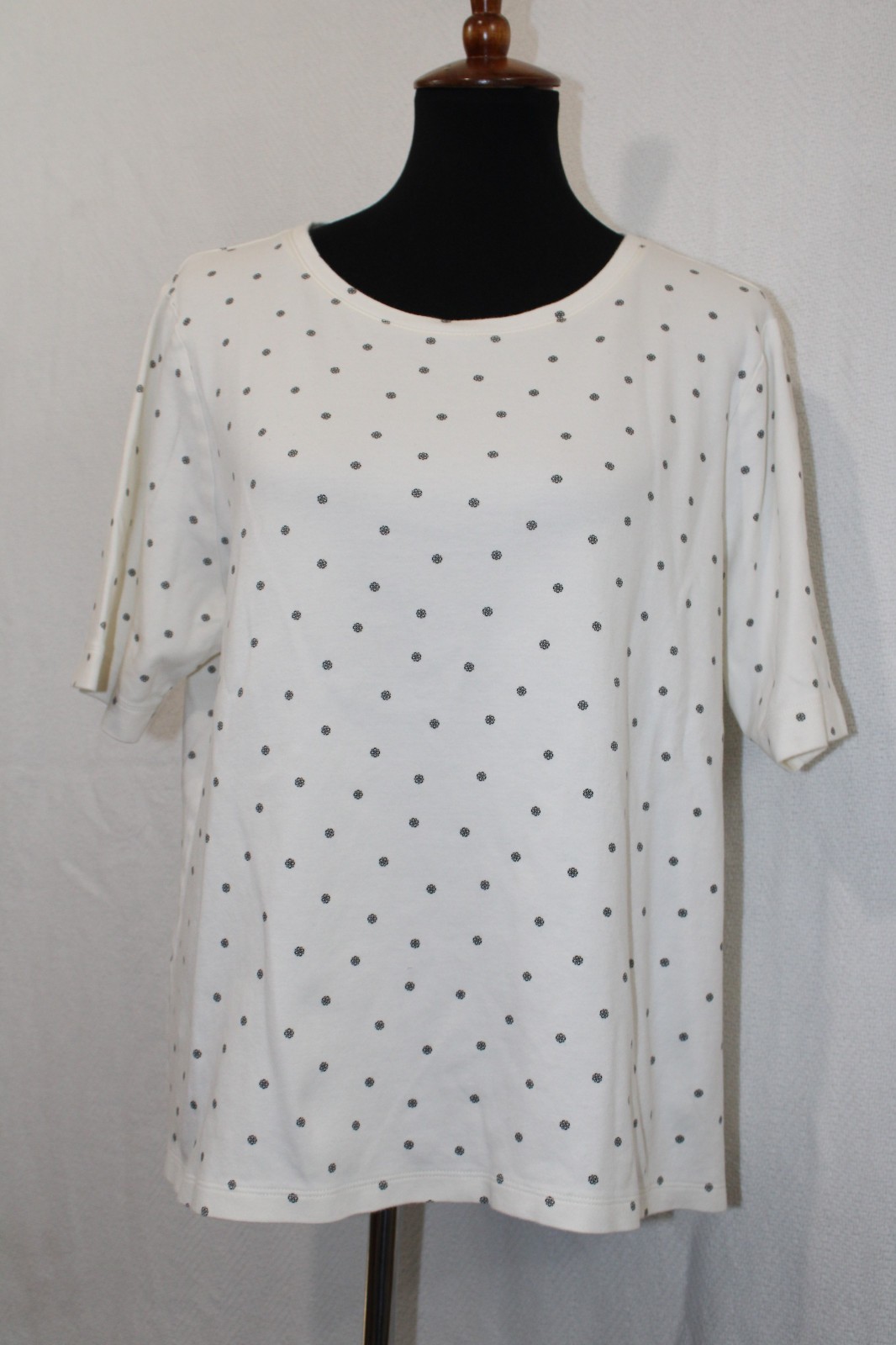 L.L. Bean Sz 1X White w/ Geometric Cotton Short Sleeve Tee Medium Weight