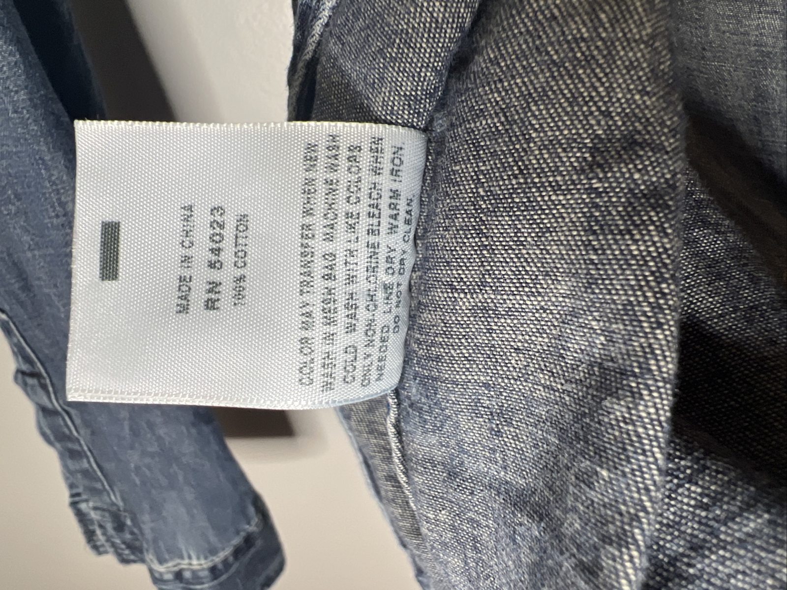 Gap 1969 Womens Chambray Denim Shirt XS- Studded Pocket Covers.
