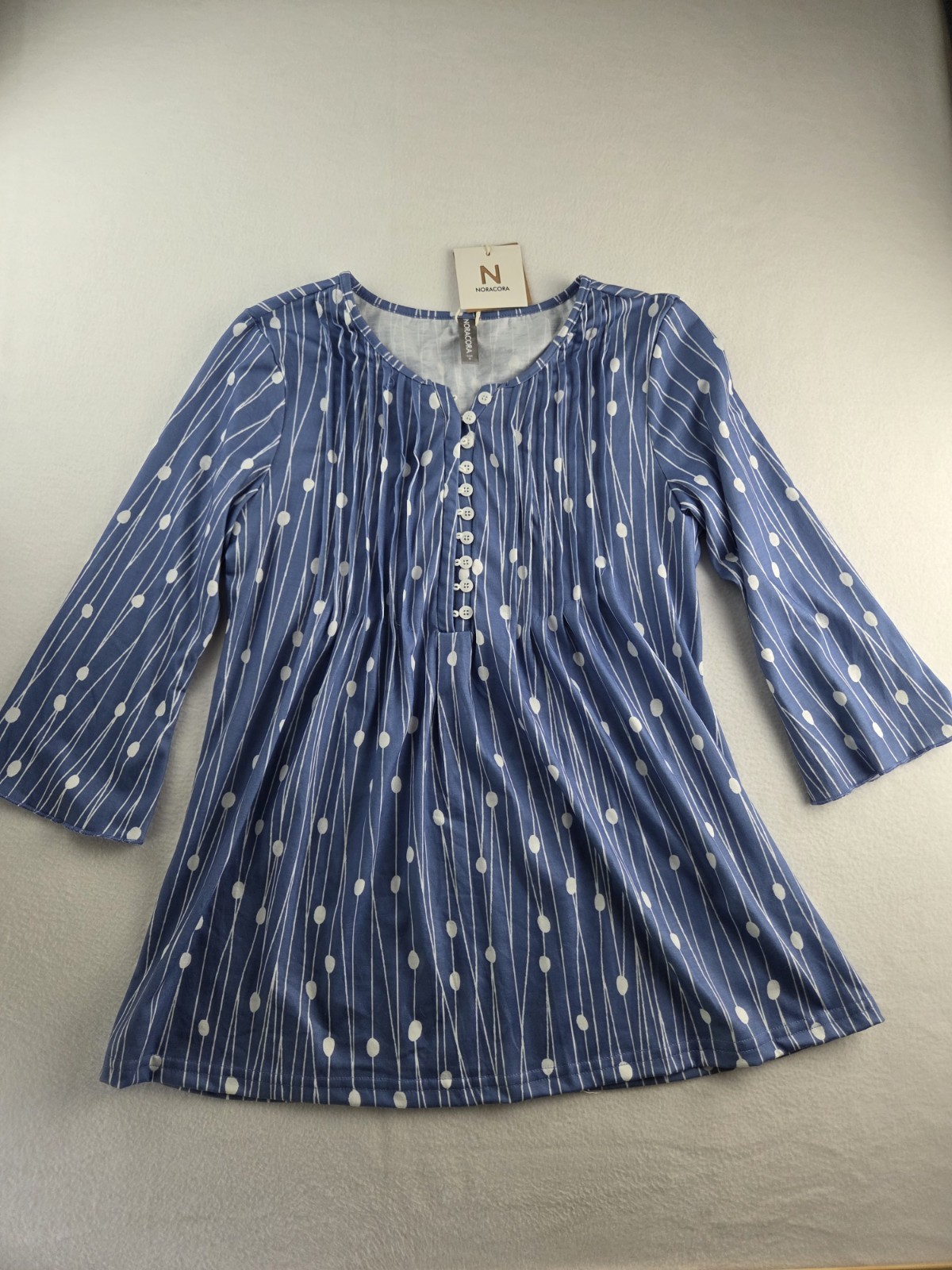 Norcoara Women’s Size Medium Tunic Type 3/4 Flare Sleeve Blue Polka Dot