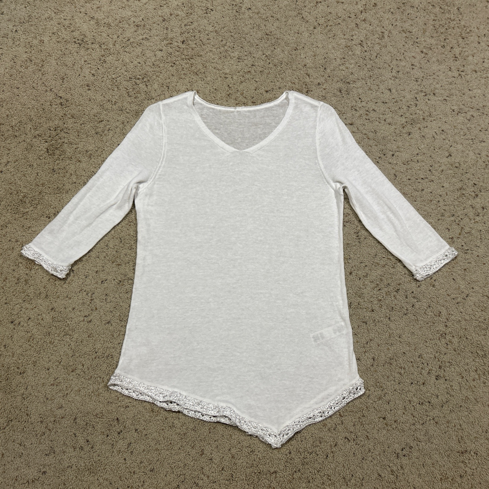CHICO’S size 0 Small TOP Lightweight Sweater Asymmetrical Hem Crochet Detai B25