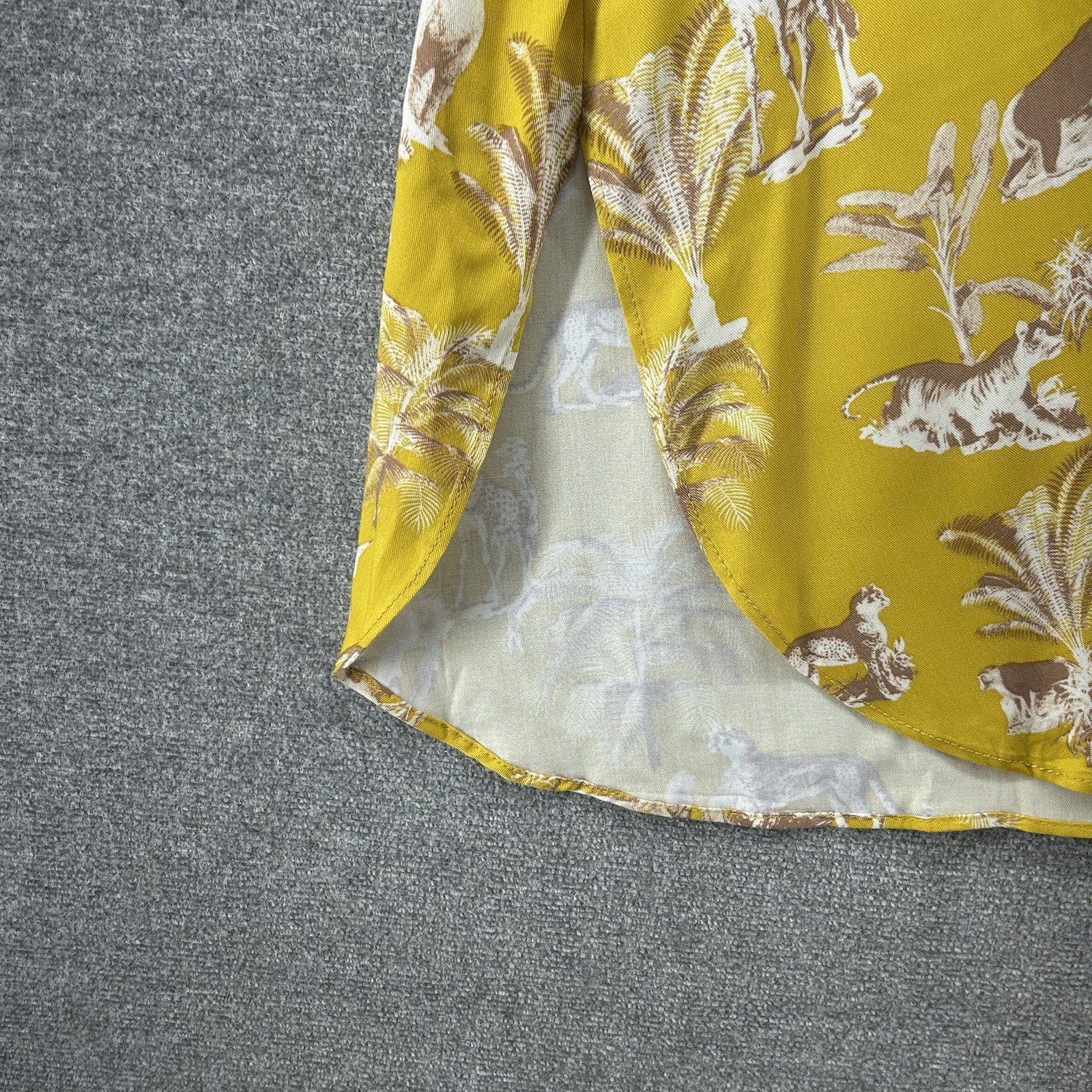 Rose + Olive Sleeveless Top Women Size XL Mustard Jungle Animal NEW