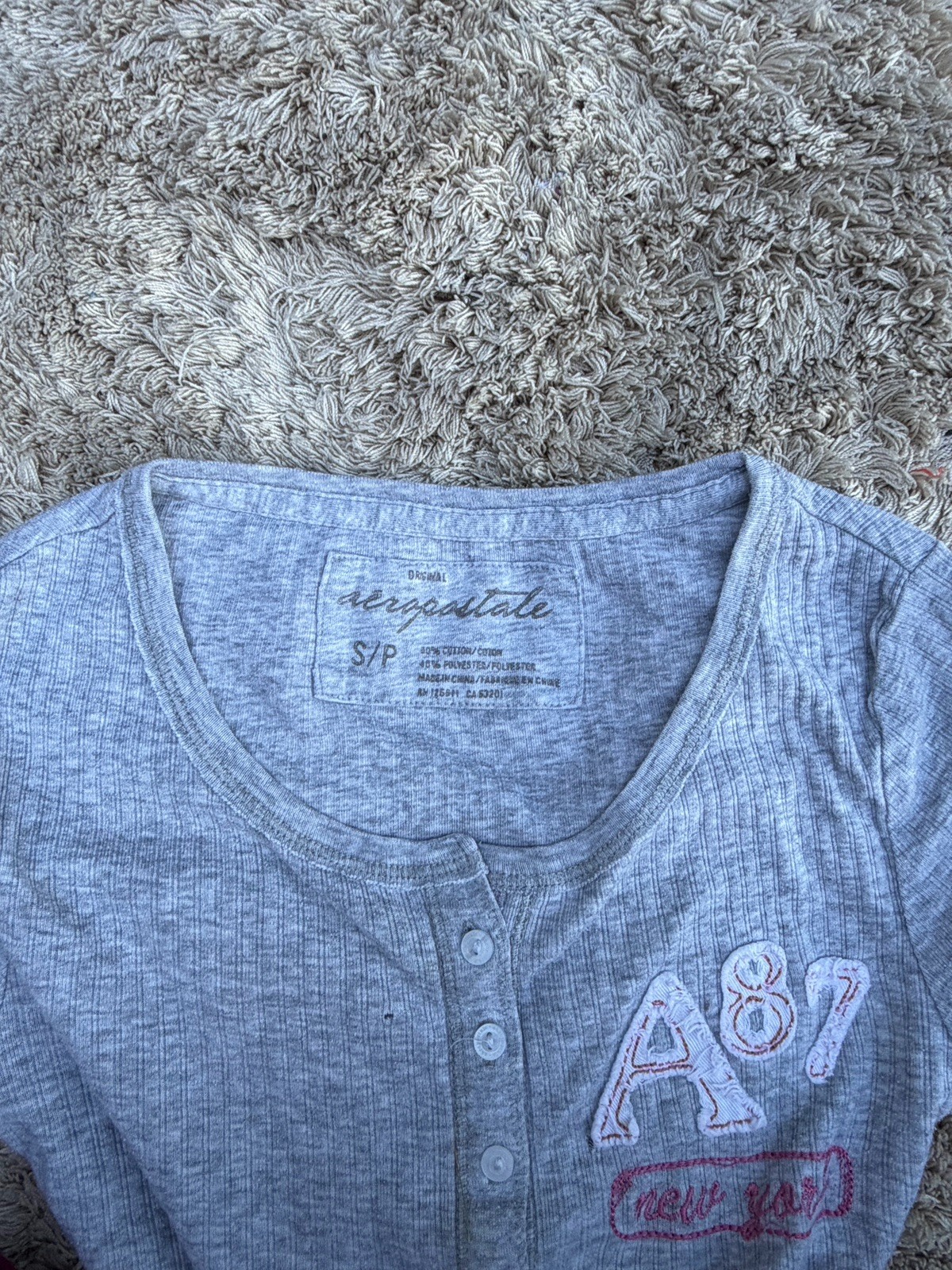 Vintage RARE Aéropostale Gray Ribbed Knit Henley Top Button & Embroidered