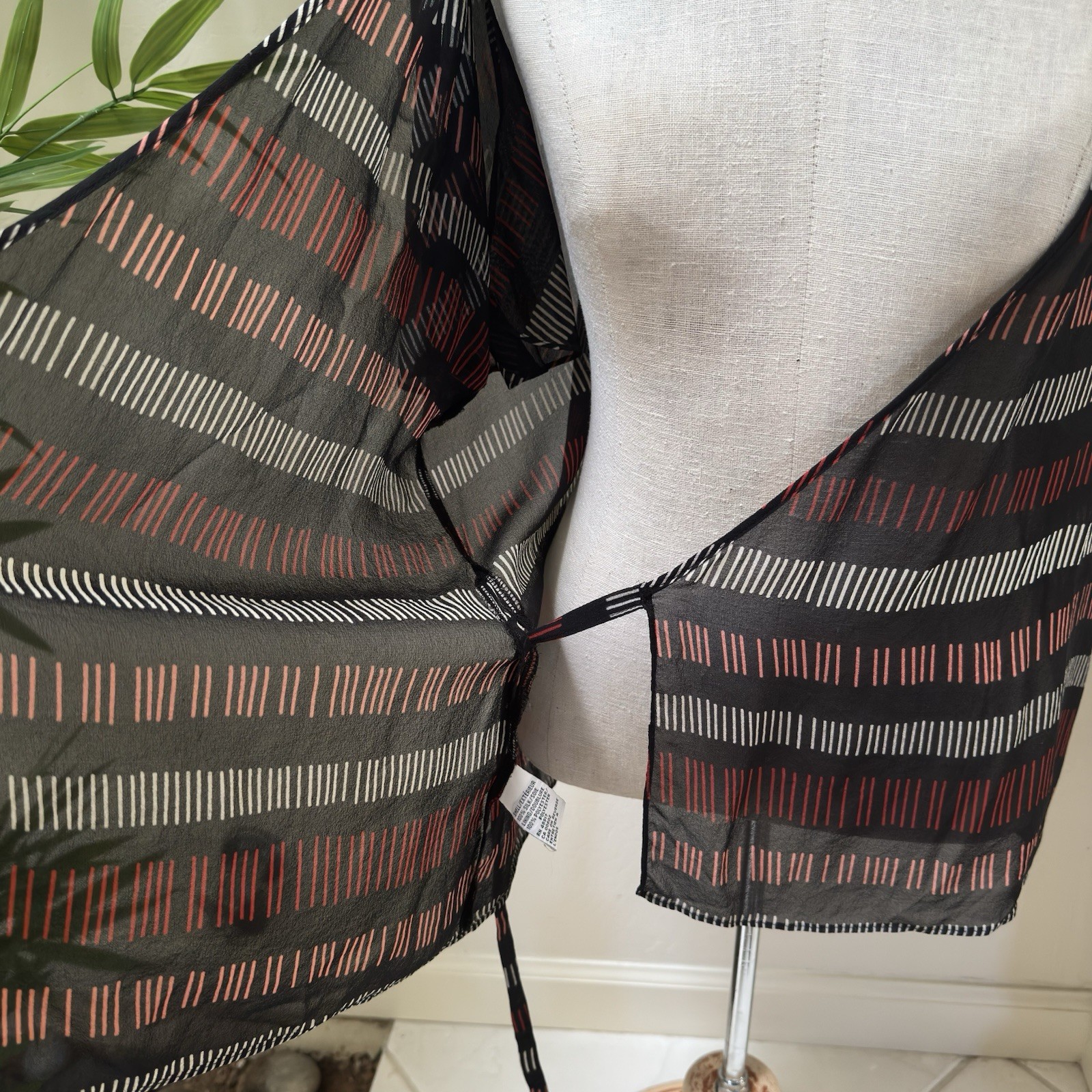 Calvin Klein 100% Silk Sheer Wrap Short Slit Sleeves Black Red White Sz 6