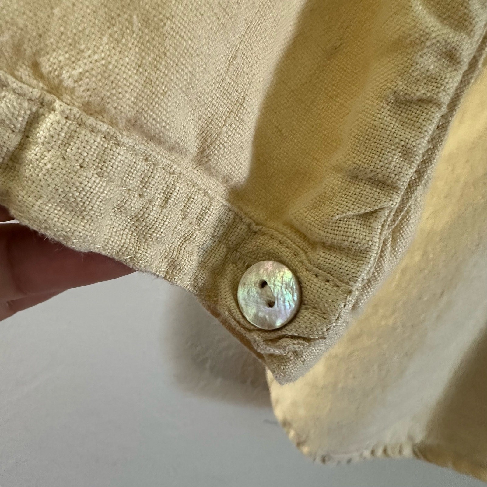 Chico’s Button Front Blouse Top Shirt 100% Linen Size 1 / Small Pale Yellow