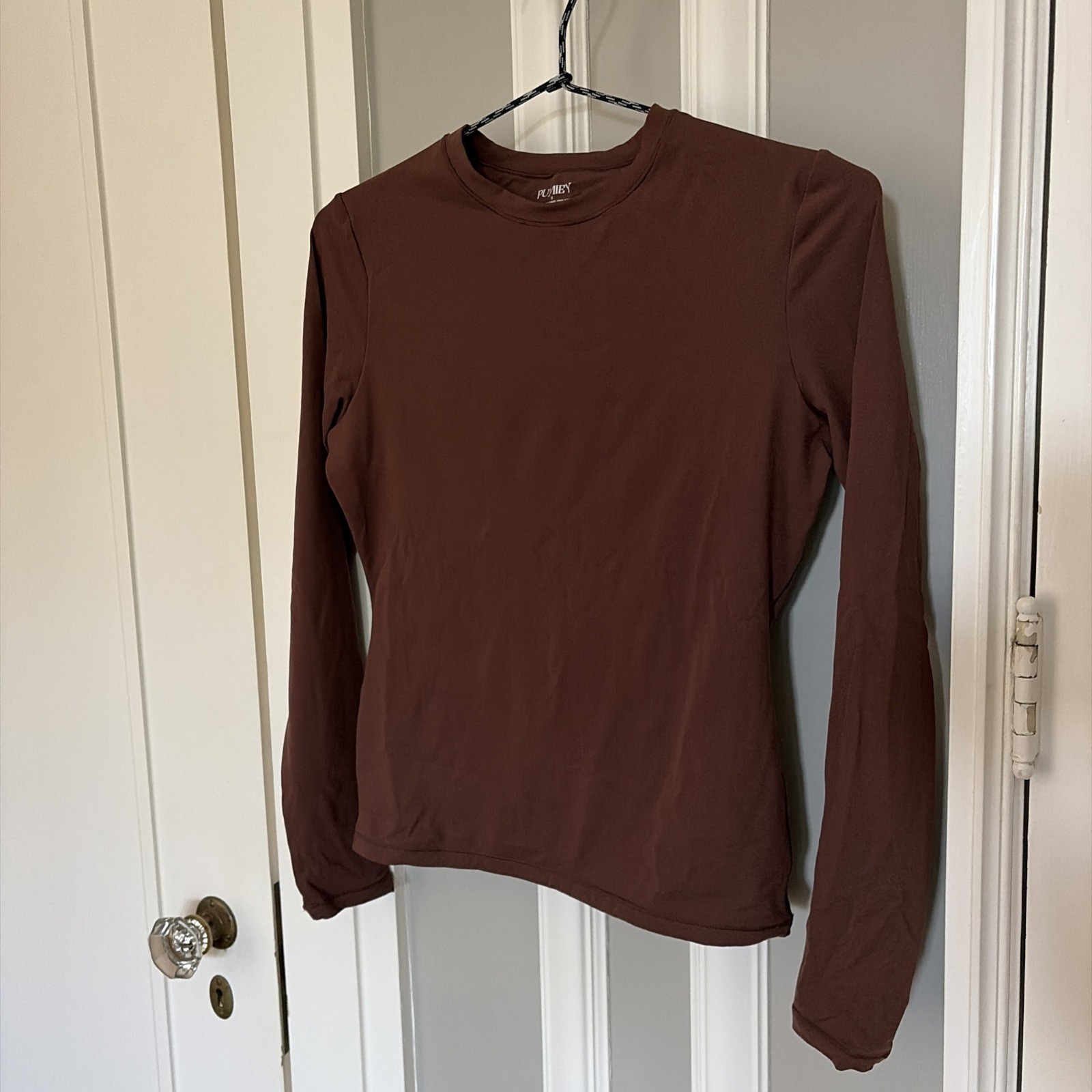 Pumiey Women’s Long-sleeved Crew Size Small Brown