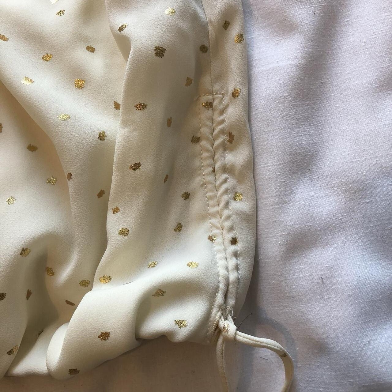 Gold Foil and Cream Strappy Sleeveless Tank Top Holiday Office Blouse size m