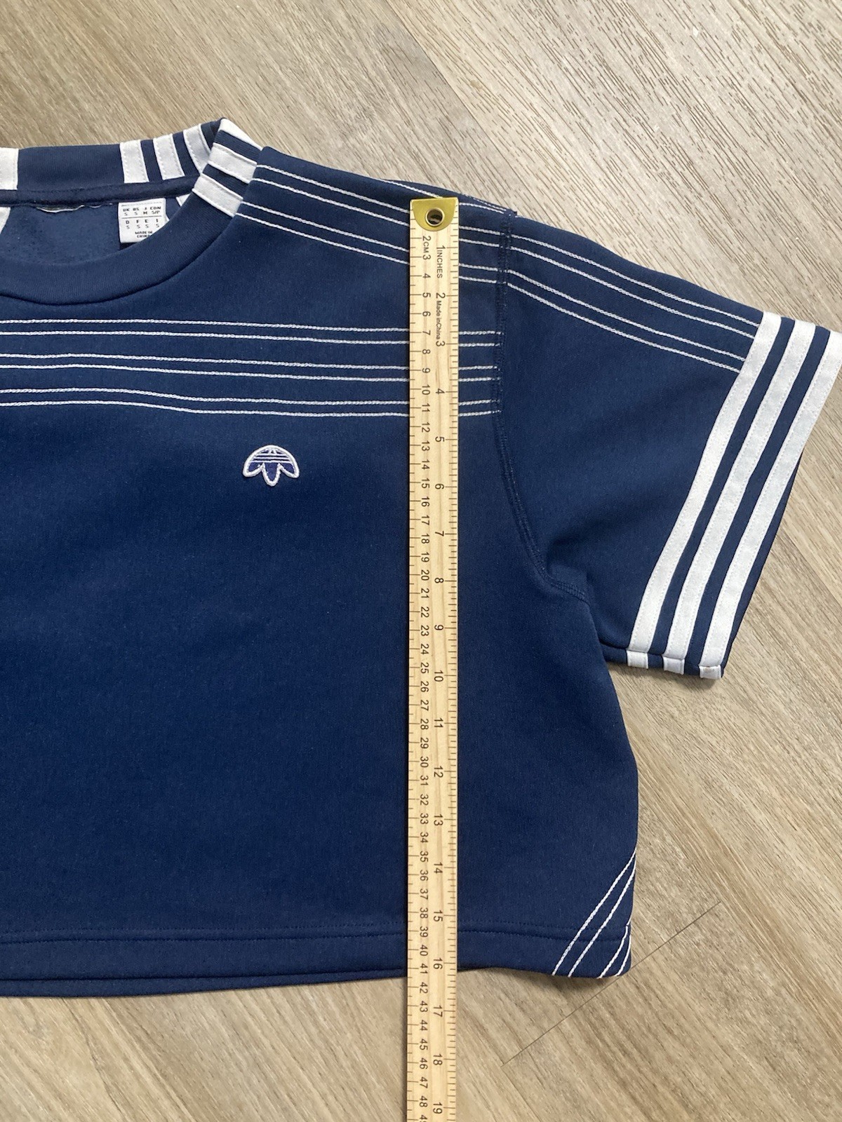 adidas women’s boxy dark blue /White Striped T-Shirt Size S Logo