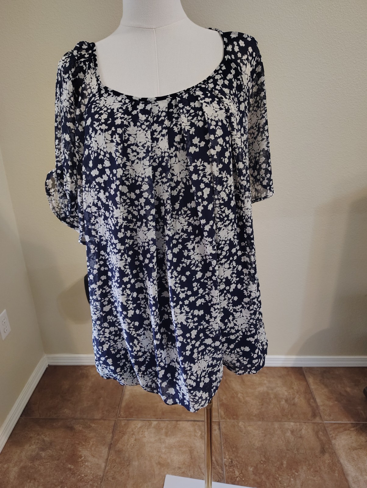 roz ali Women’s Blouses Floral Blue Navy White Size 2x
