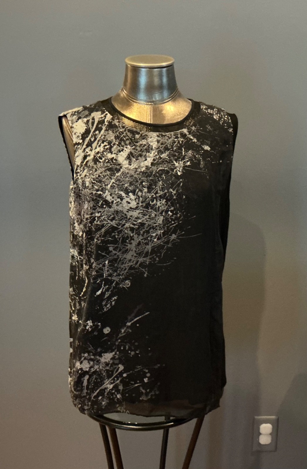 Elie Tahari Abstract Print Top-L