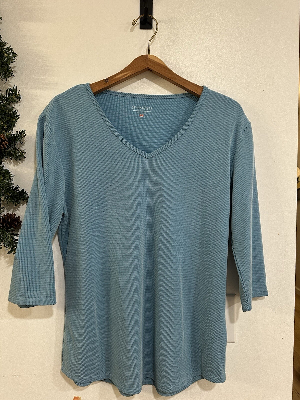 Segments V-Neck Base Layer 3/4 Sleeve Top Women’s Large Blue Hiking Outdoors