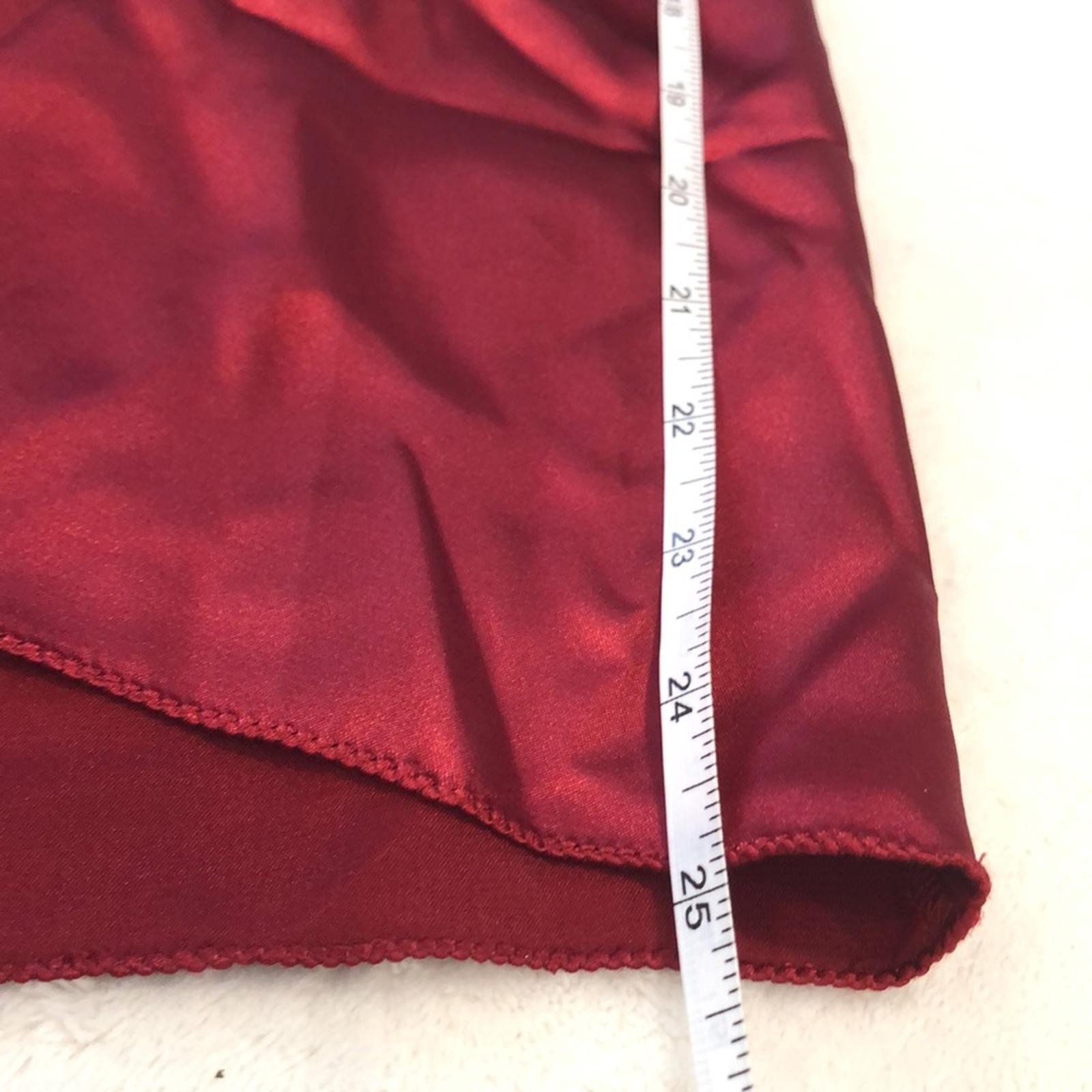 Max Studio Deep Red tank top dressy silky ruffled V neckline sexy feminine SZ XS