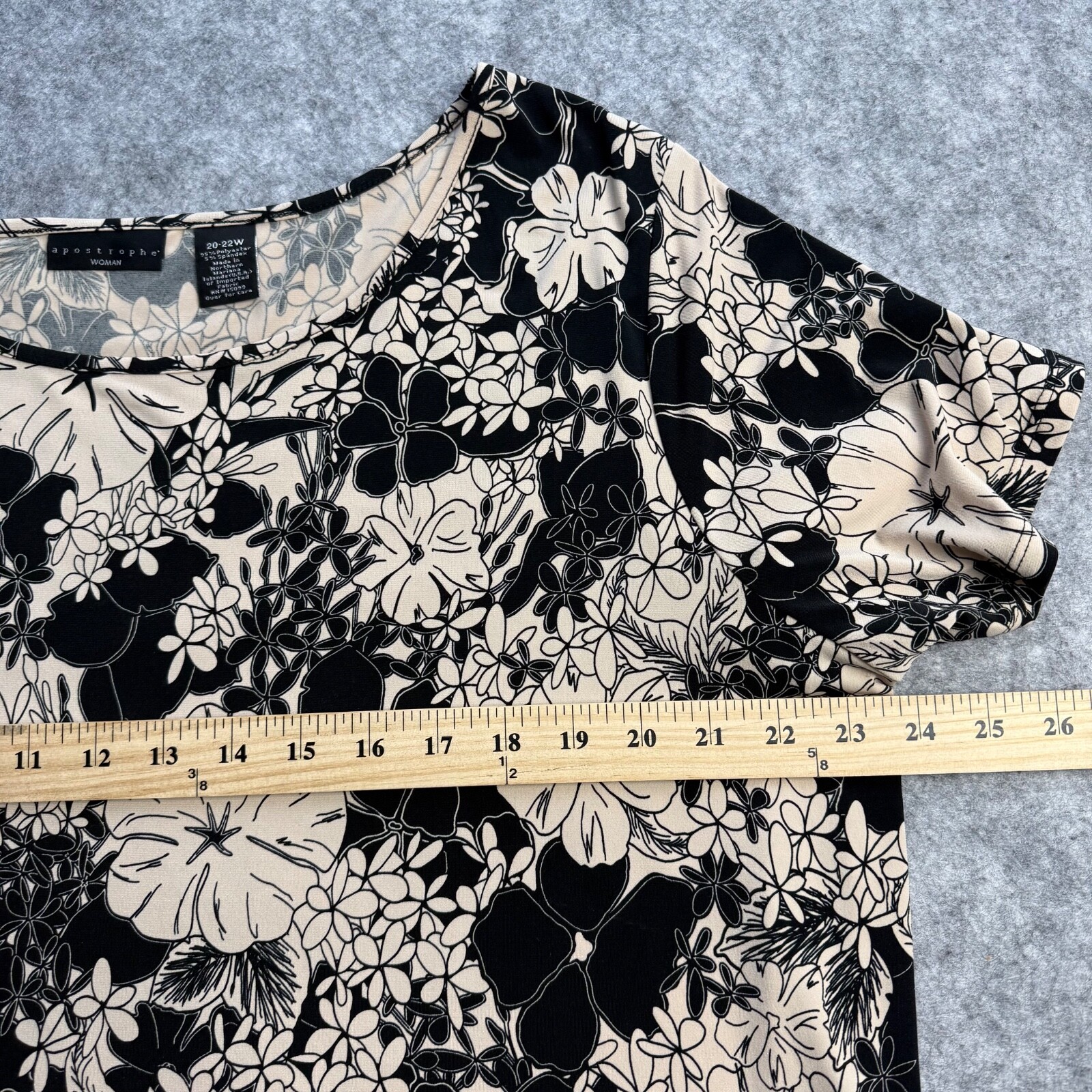 Apostrophe 20-22W beige black floral top short sleeve stretch wrinkle free USA
