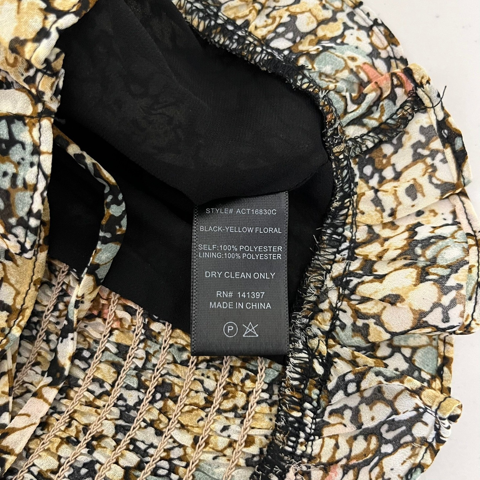 ASTR The Label Black Yellow Floral Ruched Crop Top ACT16830C Small New NWT