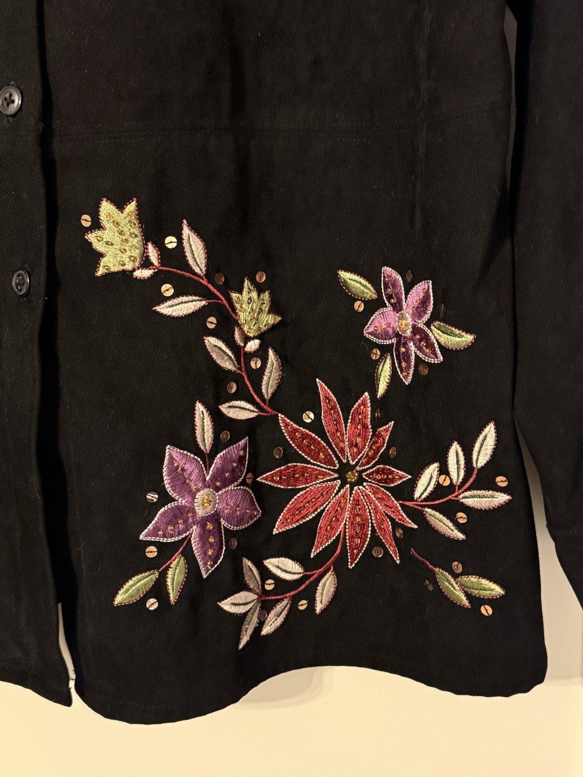 Cascade Blues Women’s Black Floral Embroidered Button-Up Shirt Size Large