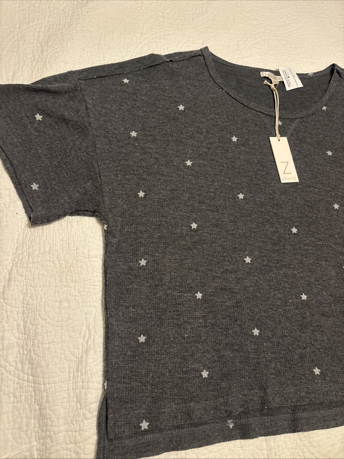 Z Supply Z Lounge Women’s Cropped Gray w/Stars Short Sleeve Shirt Size L NWT
