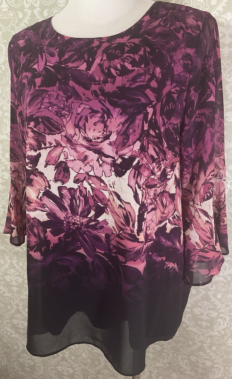 CALVIN KLEIN Women’s Blouse Sz Medium Purple Chiffon Floral Lined Slit Bell Slvs