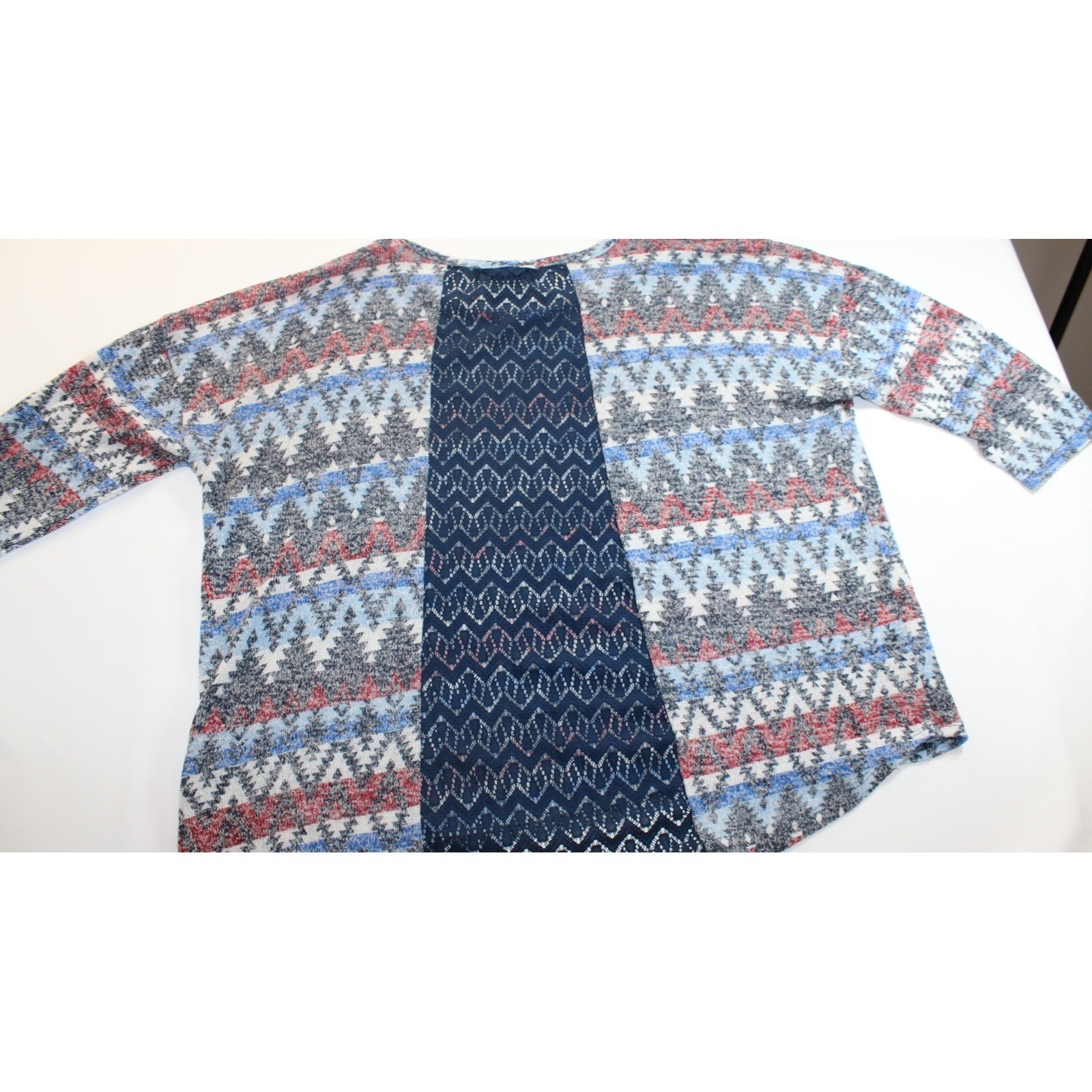 Almost Famous Women’s Pluse Size 3X Fair Isle Knit Top Blue Red Lace Back Sleeve