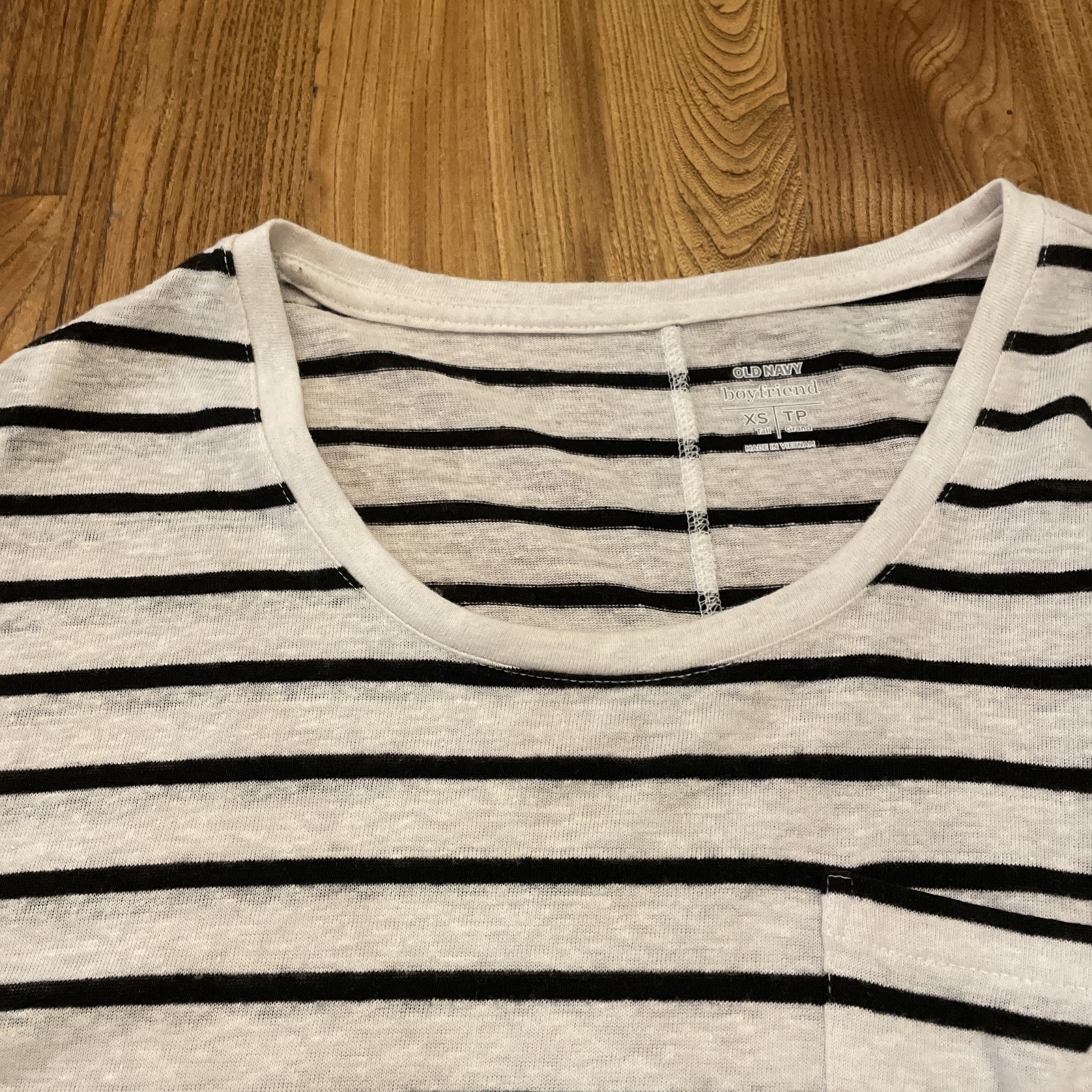 Old Navy Boyfriend Oversized Split Hem T Shirt. XS Tall