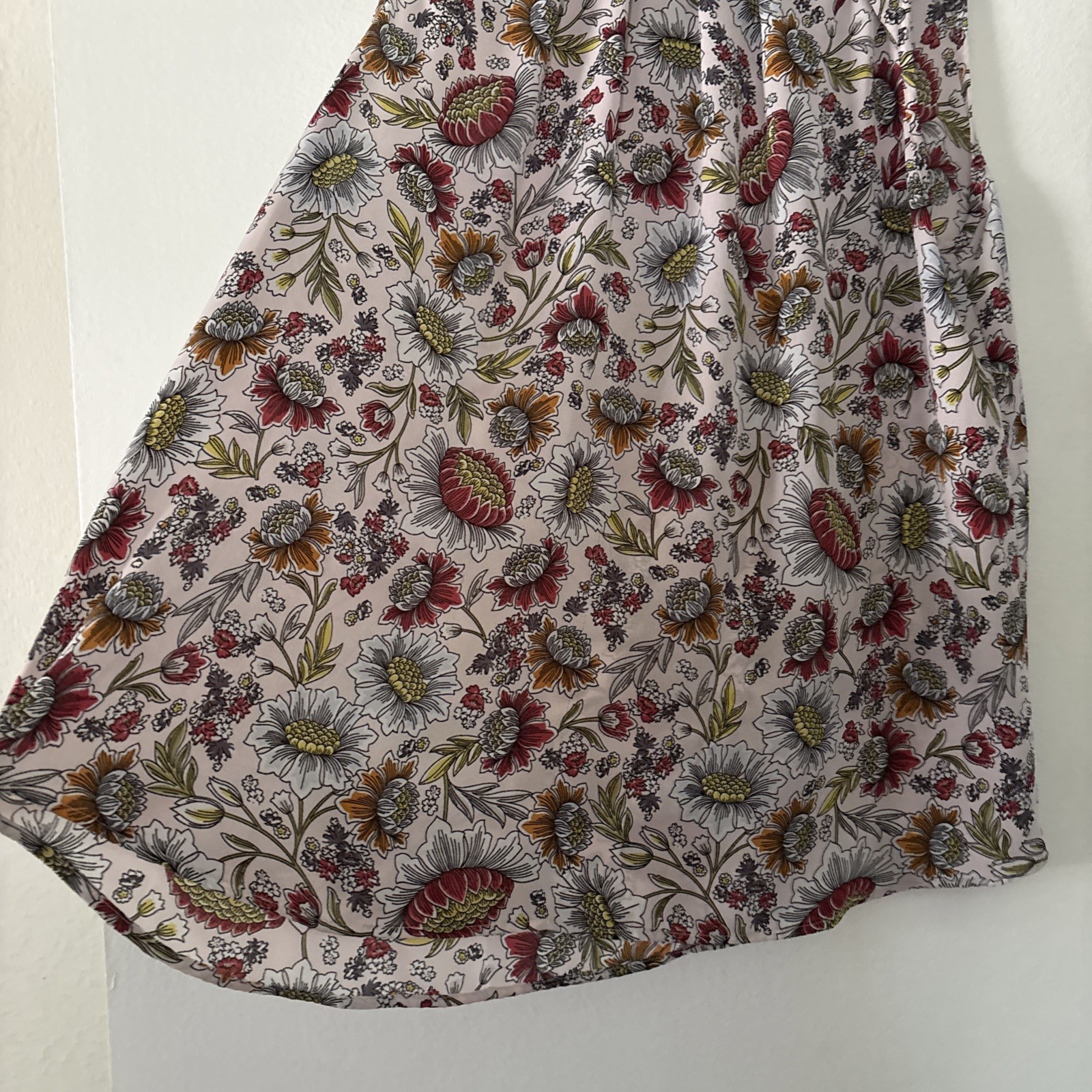 Loft Petite LP Floral Pullover Blouse Top Gold Decor Buttons Career Work Travel