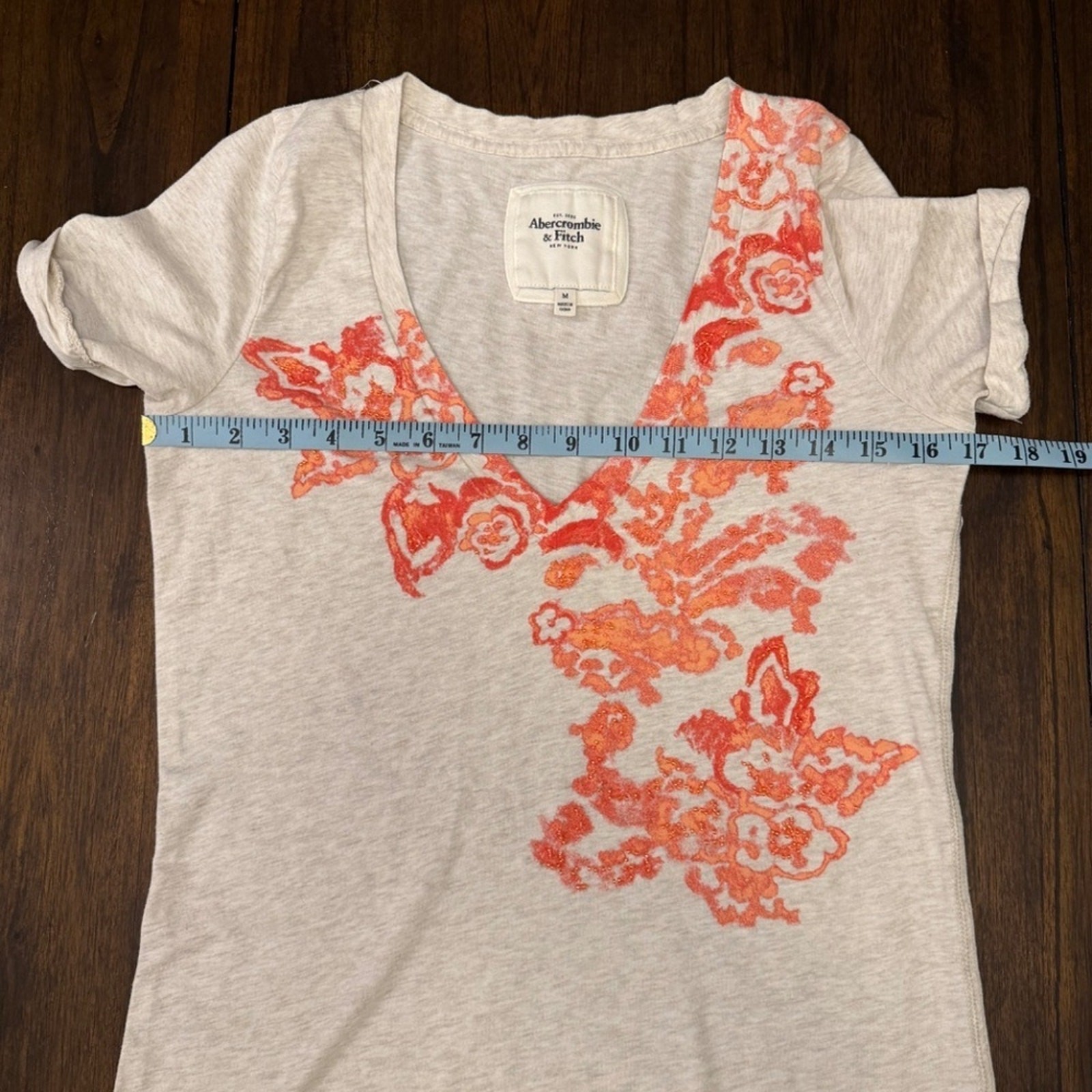 Abercrombie & Fitch Cream & Orange Orange Beaded Short Sleeve Tee, Size Medium
