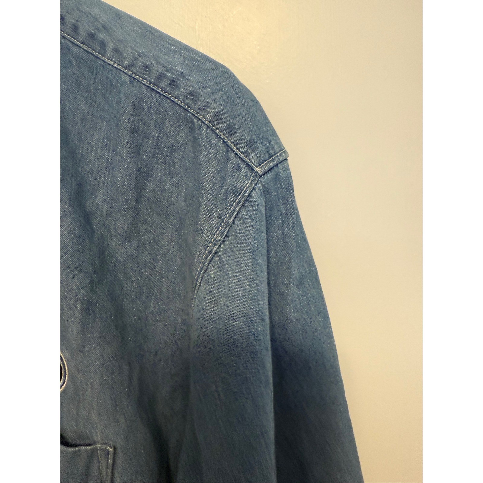 Cutter & Buck TN Titans Denim Shirt Woman’s L G Embroidered Logo Long Sleeve