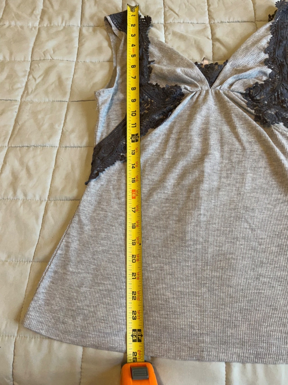 Anthropologie One September Women’s V-Neck Lace Trim Cami Tank Top Gray/Black Si