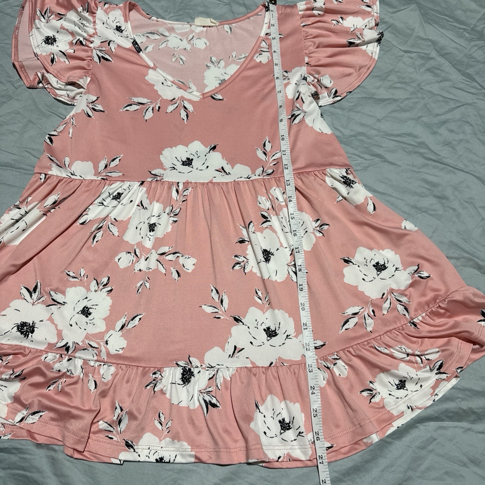 Be Stage Women’s Pink Floral Ruffle Sleeve V-Neck Top, Size Medium Shirt