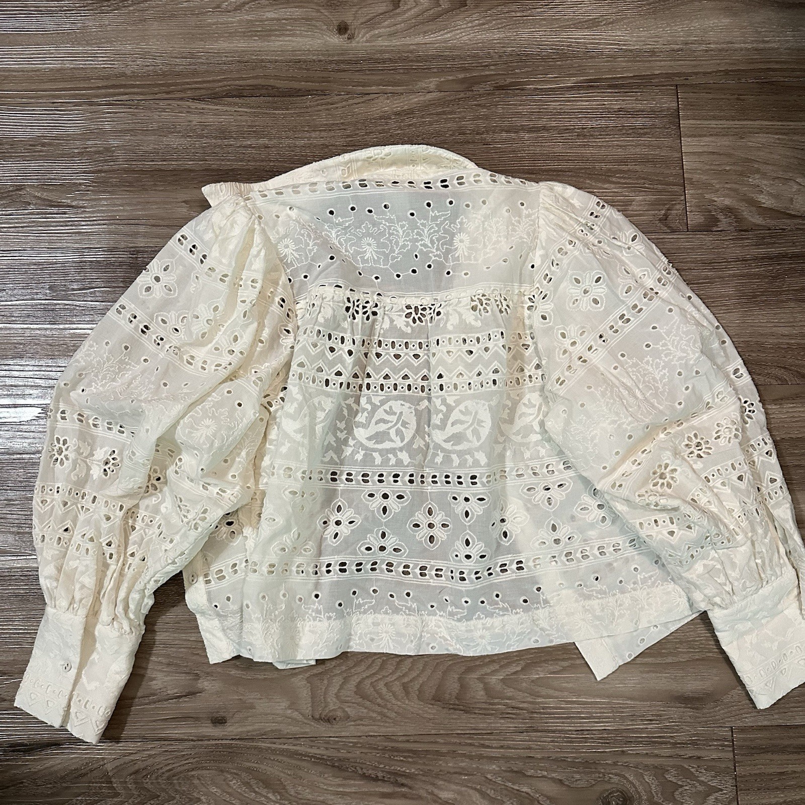 House of Harlow 1960 cream eyelet blouse floral geometri #cottagecore #fairycore