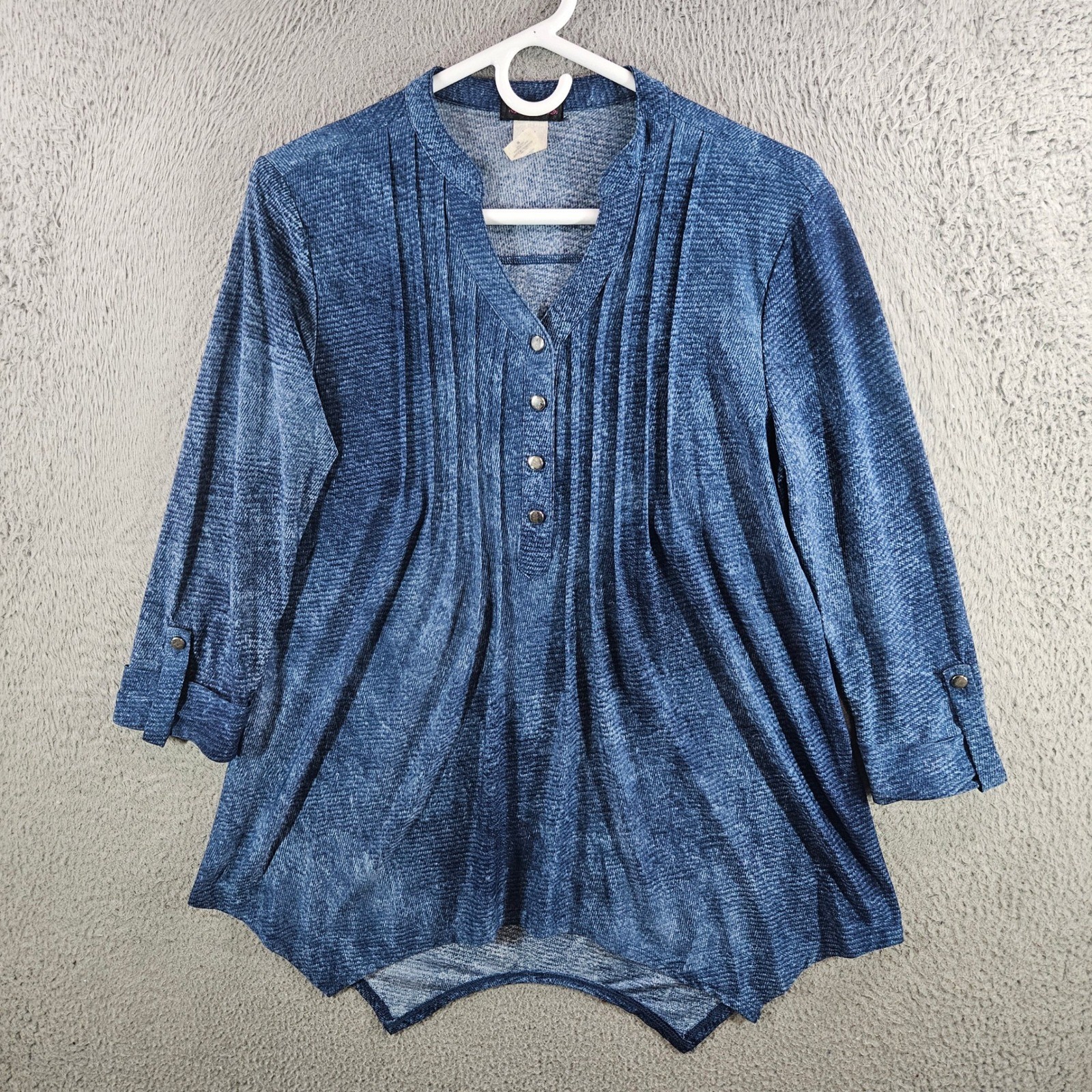 Cocomo Womens Blue Pleated Henley Tunic Shirt Sharkbite Hem 3/4 Sleeve Medium