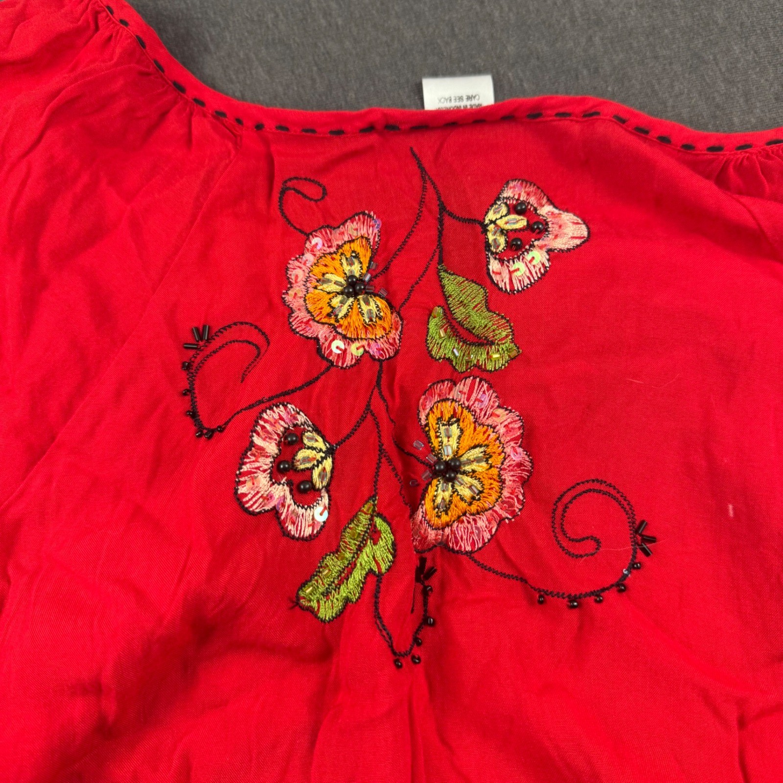Krista Lee Red Floral Embroidered Sequin Tunic Top Boho Rayon Blouse Womens M