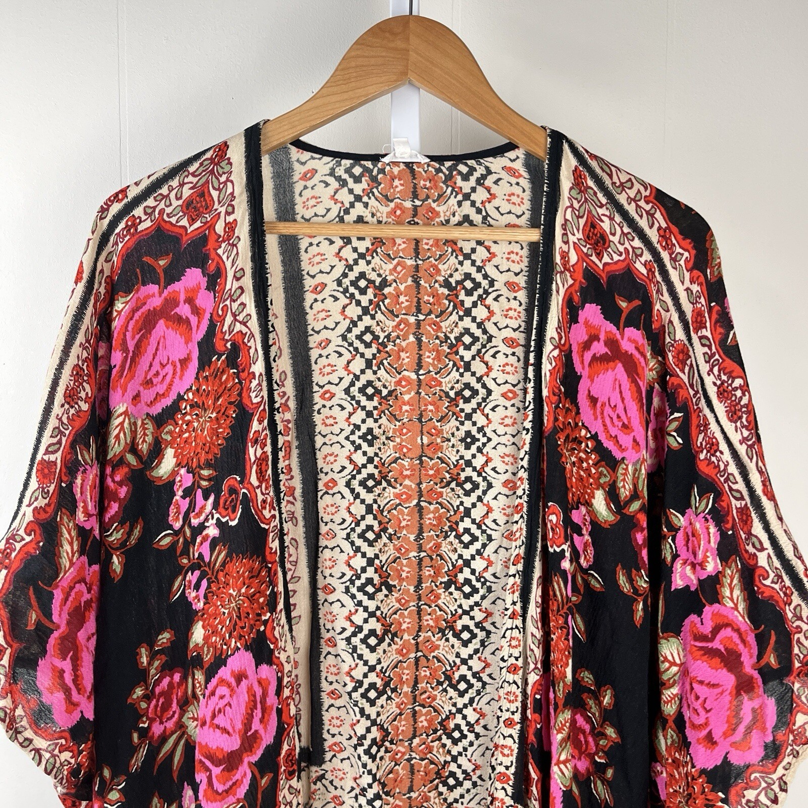 En Creme Kimono Wrap Top Pink Black Rose Floral Boho Western Womens Medium