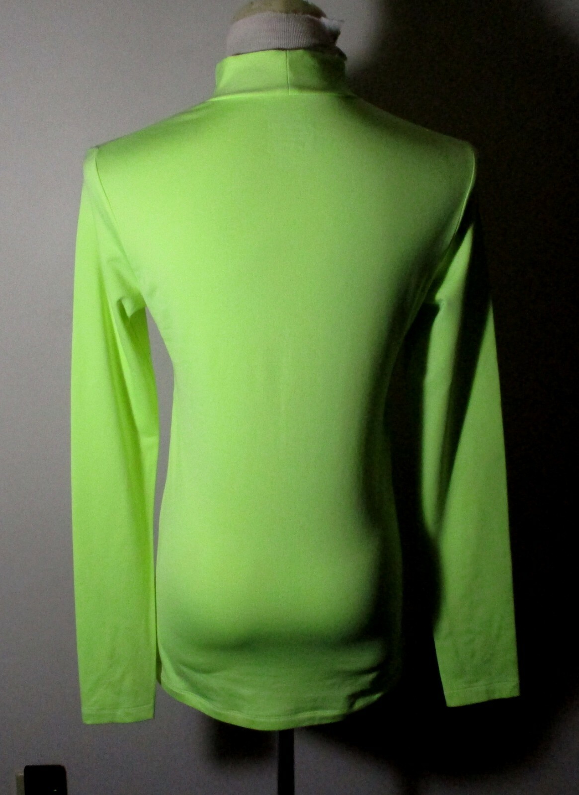 LAYER 8 Citrus Qwick-Dry Mock Neck Compression Top Women’s Size M