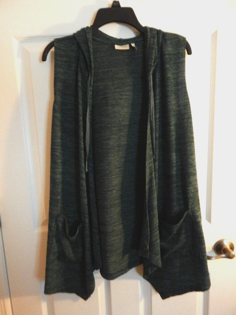 Logo by Lori Goldstein Sweater Knit Hooded Vest w/Pockets (XS)