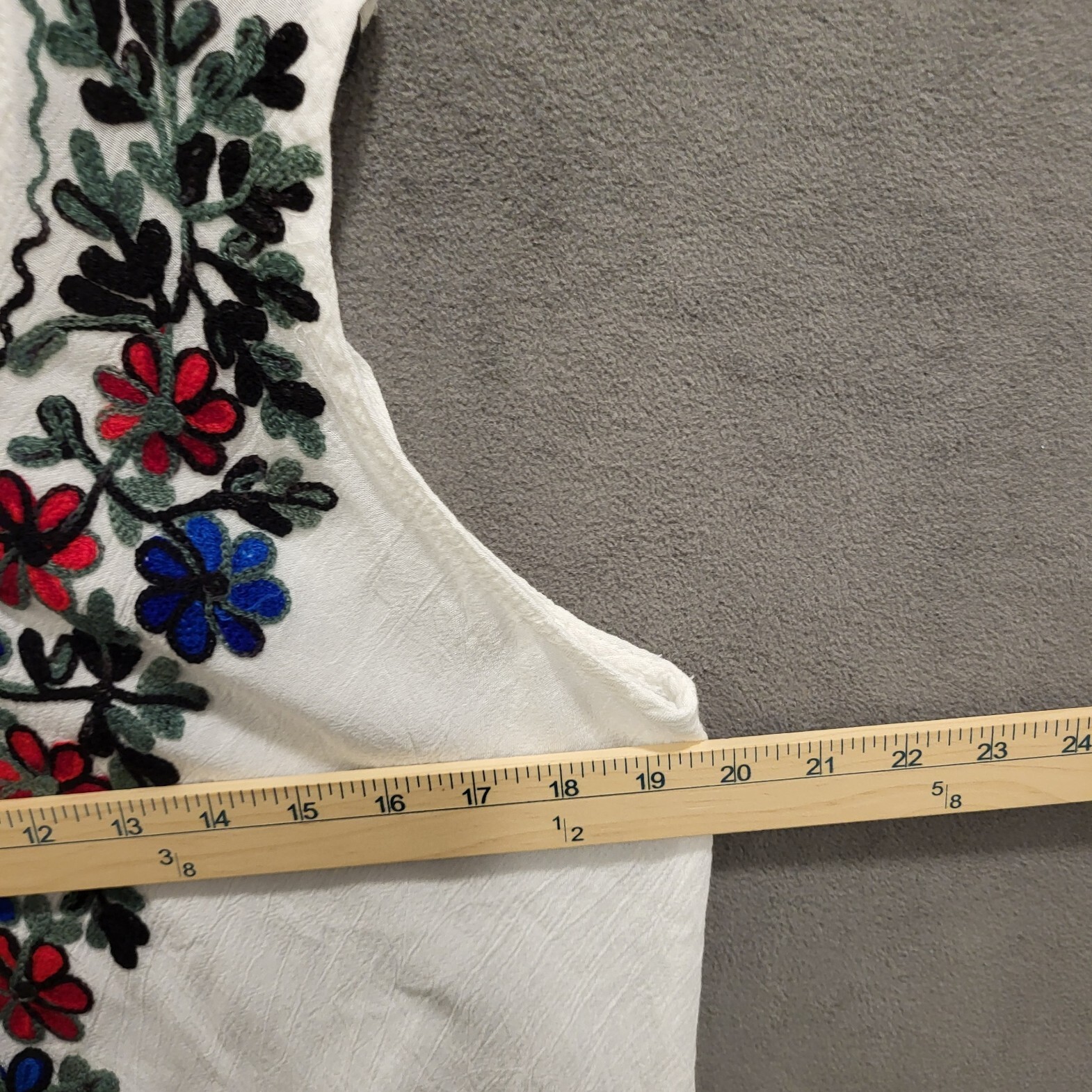 Floral Embroidered Boho V-Neck Sleeveless Top Women OS Peasant Folk Cottage