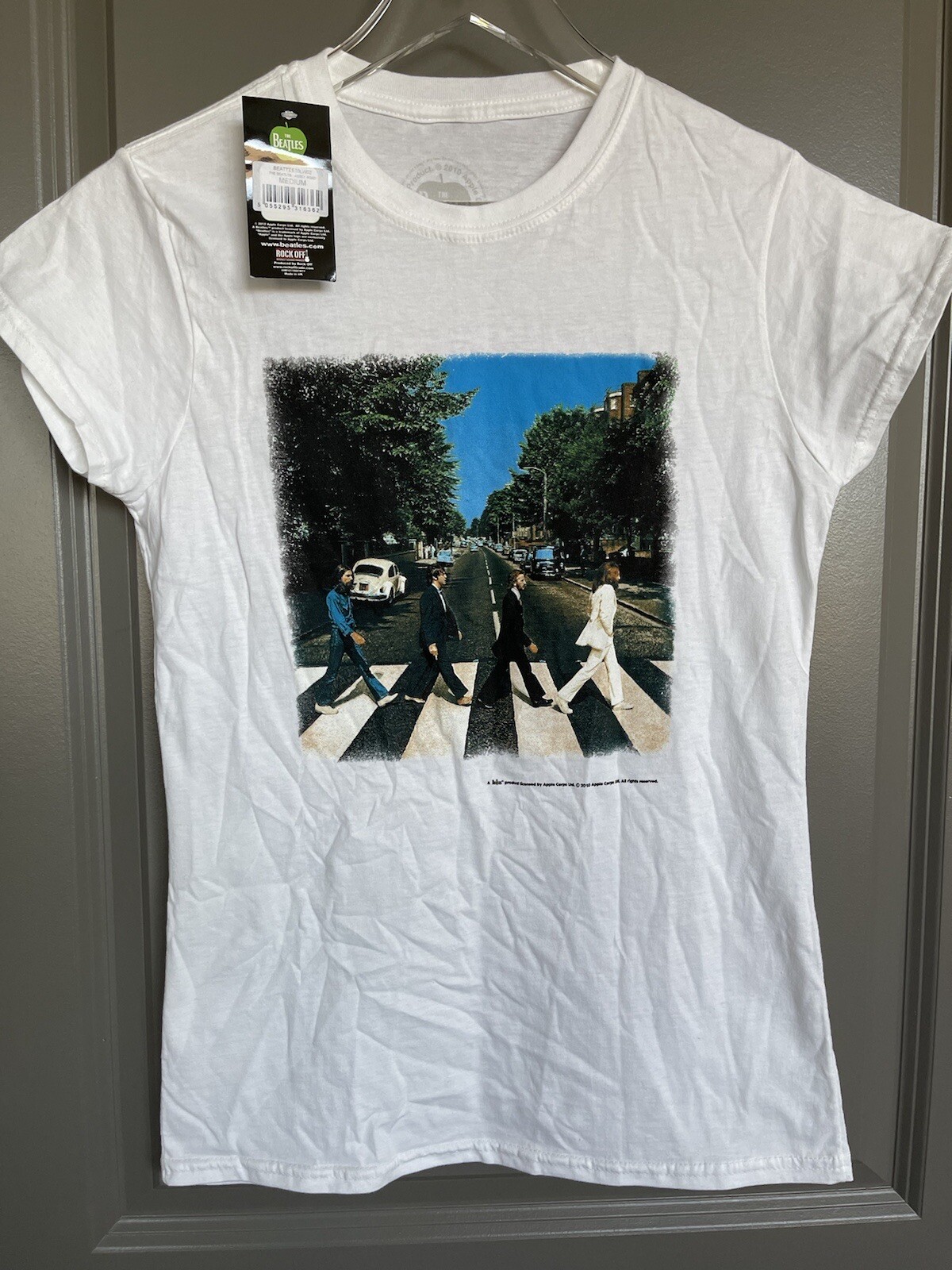 THE BEATLES Apple Corps women tee shirt size Medium NWT graphic beautiful