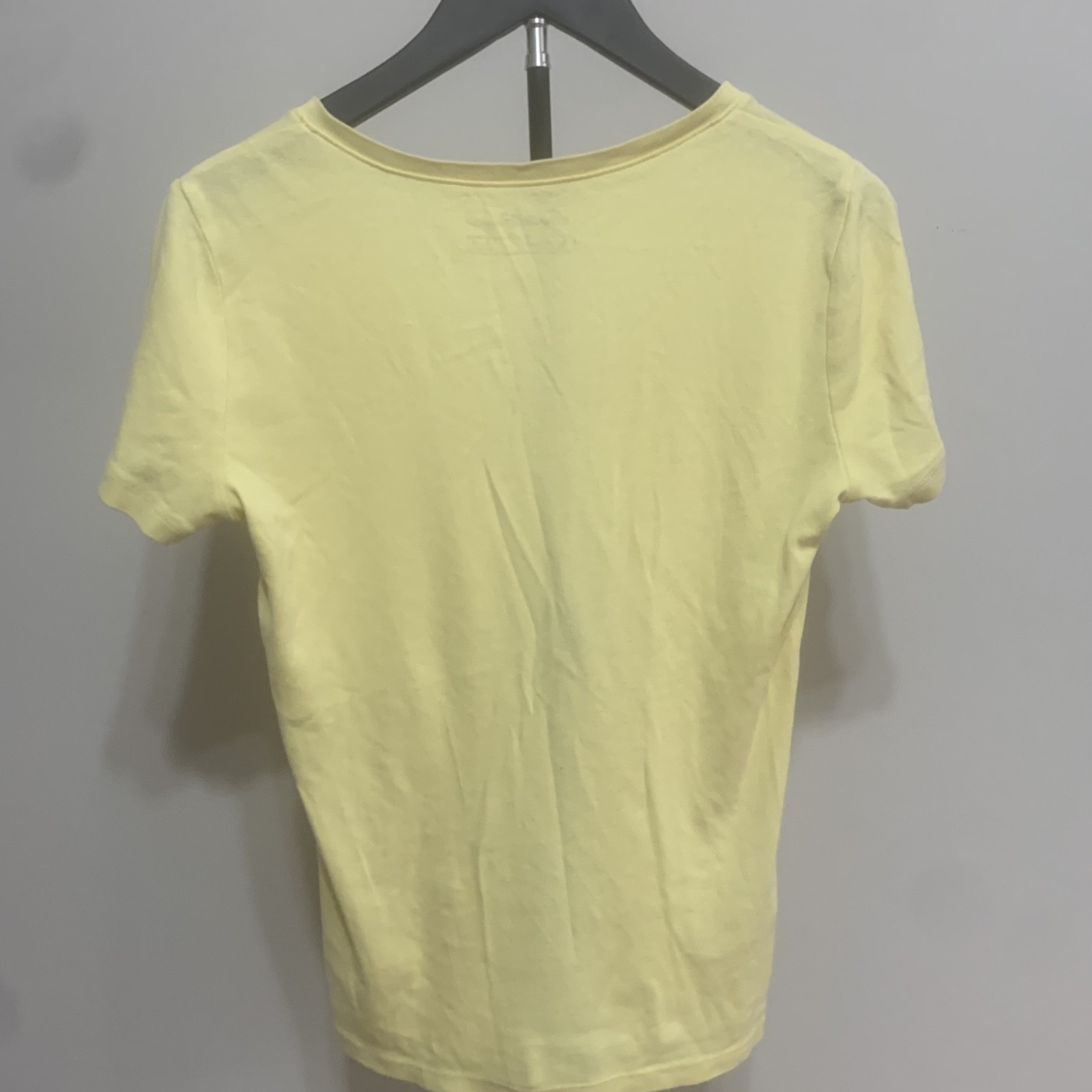 Eddie Bauer Women’s M Short Sleeve Outdoor V Neck T Shirt Cotton Yellow