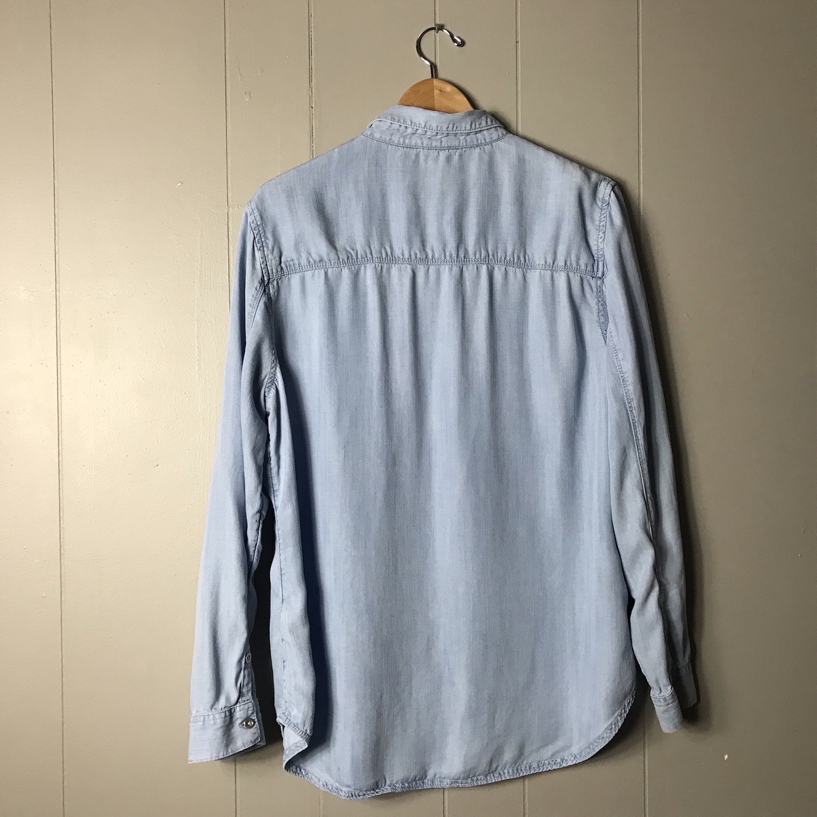 VINTAGE BANANA REPUBLIC CHAMBRAY BUTTON DOWN SHIRT 100% LYOCELL WOMENS SIZE XL